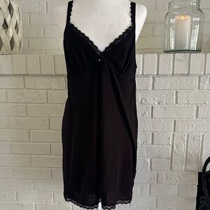 Elegant Black Lace Trim Nightgown